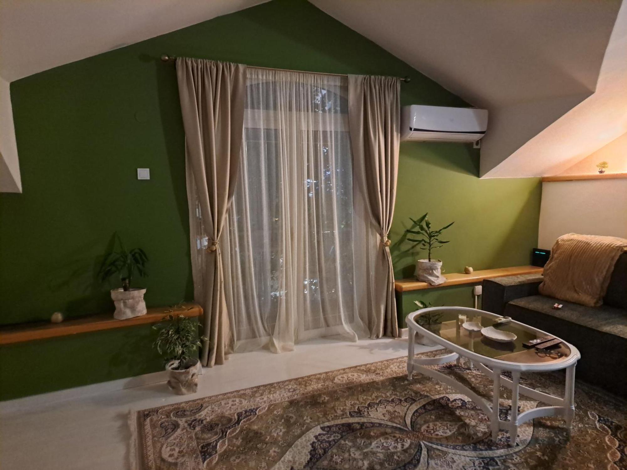 Gallery Apartment 포드고리차 외부 사진